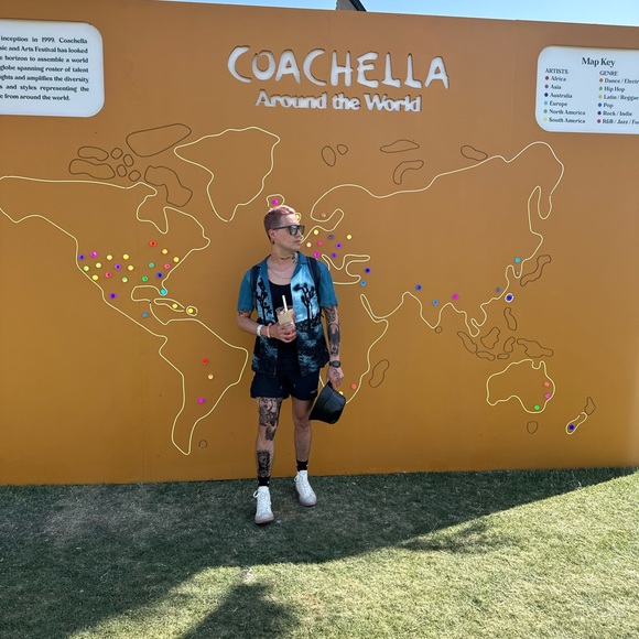 Meet your Posher, Moises - Picture 2 of 4